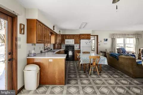 Kitchen - 85 Wissler Rd, Lititz, PA 17543 photo 2 of 3
