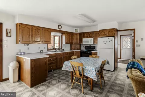 Kitchen - 85 Wissler Rd, Lititz, PA 17543 photo 1 of 3