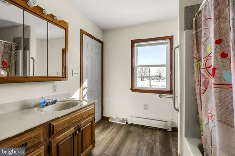 Bath - 85 Wissler Rd, Lititz, PA 17543 photo 1 of 3