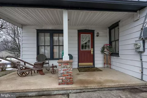 Exterior - 791 Hopeland Rd, Lititz, PA 17543 photo 2 of 9