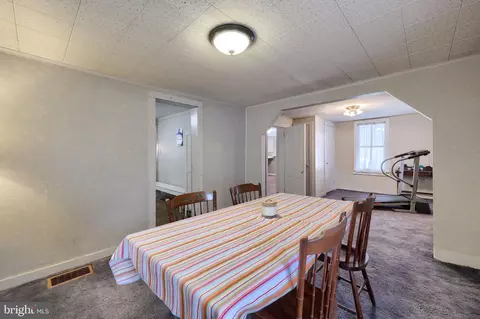 Dining - 791 Hopeland Rd, Lititz, PA 17543 photo 2 of 3