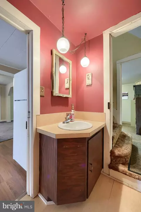 Bath - 791 Hopeland Rd, Lititz, PA 17543 photo 3 of 5