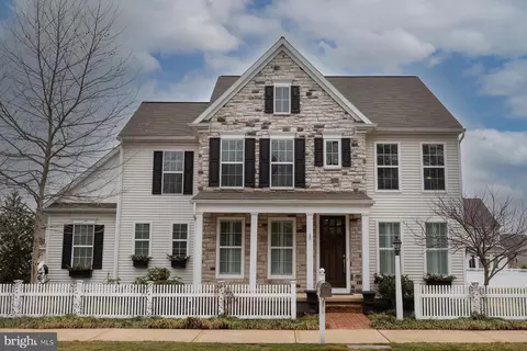 1137 Esbenshade Dr, Lancaster, PA 17601