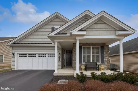 1032 Presidents Dr, Lititz, PA 17543