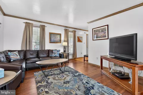 Living - 10 Cold Stream Dr, Lancaster, PA 17603 photo 1 of 1