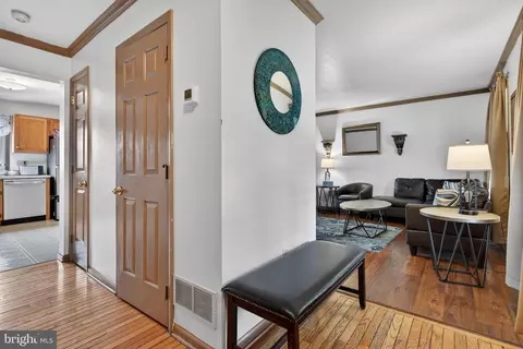 Entry Way - 10 Cold Stream Dr, Lancaster, PA 17603 photo 1 of 3