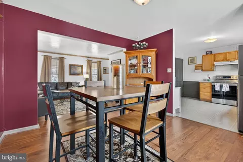 Dining - 10 Cold Stream Dr, Lancaster, PA 17603 photo 2 of 2