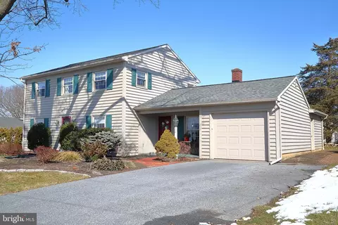 250 Julia Ave, Strasburg, PA 17579