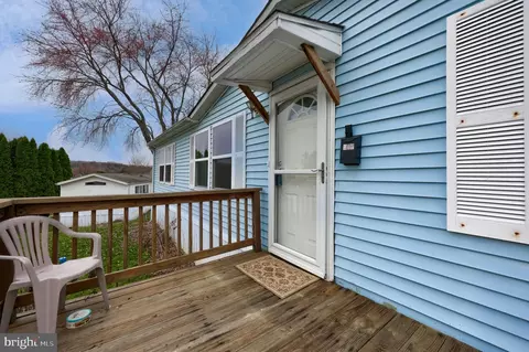 205 Greyfield Dr, Lancaster, PA 17603