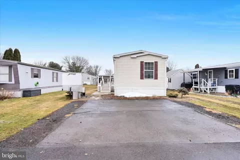 60 Penn Valley Vlg, Lititz, PA 17543 photo 5