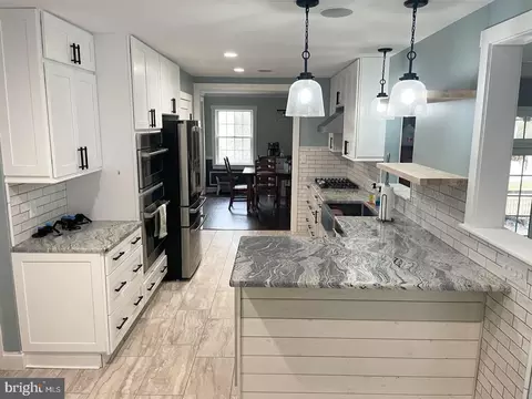 Kitchen - 119 Saybrooke Dr, Lititz, PA 17543 photo 2 of 4
