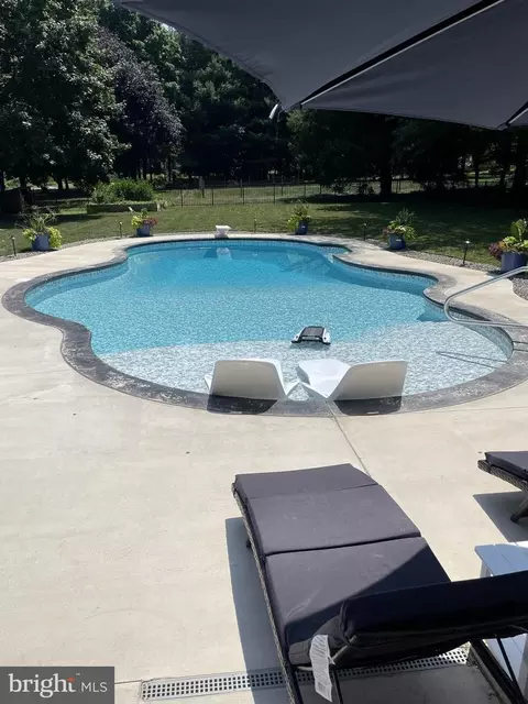 Exterior - 119 Saybrooke Dr, Lititz, PA 17543 photo 2 of 7
