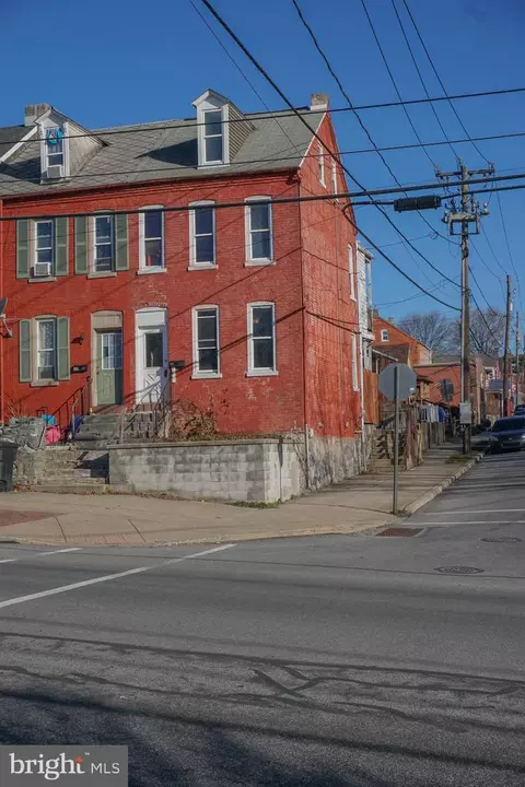 855 Lancaster Ave, Columbia, PA 17512