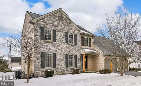 312 Laurel Oak Ln, Lancaster, PA 17602