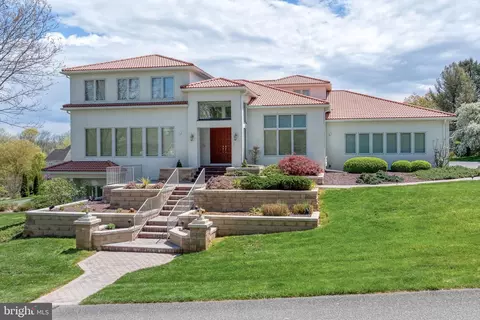 23 Deerfield Rd, Lancaster, PA 17603