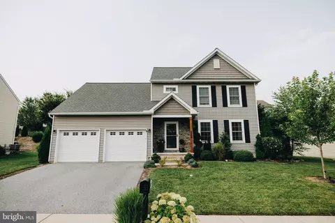 226 Loghes Dr, Manheim, PA 17545