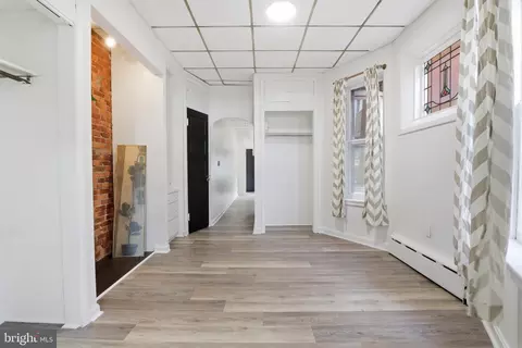 Entry Way - 210 Ruby St, Lancaster, PA 17603 photo 3 of 11