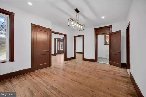 Entry Way - 2132 Main St, Lititz, PA 17543 photo 2 of 6