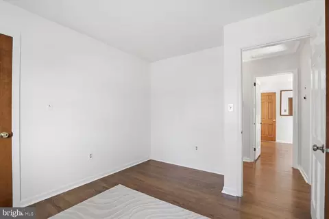 Entry Way - 325 Balmer Rd, Lititz, PA 17543 photo 2 of 2