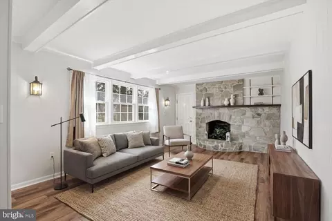 Living - 325 Balmer Rd, Lititz, PA 17543 photo 1 of 2