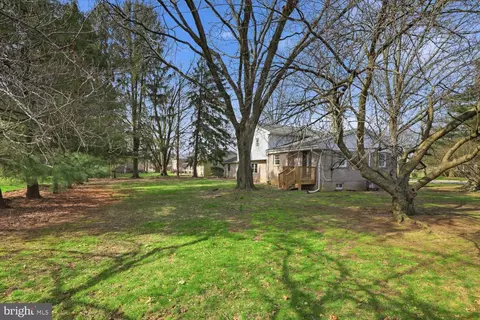 Exterior - 325 Balmer Rd, Lititz, PA 17543 photo 2 of 3