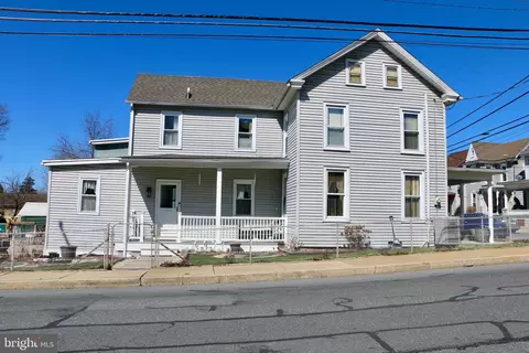 87 E Franklin St, Ephrata, PA 17522