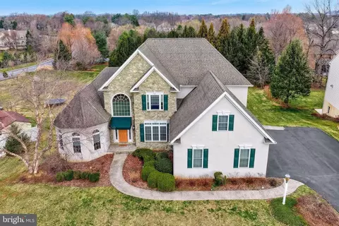 Exterior - 395 Ecker Dr, Lititz, PA 17543 photo 17 of 18