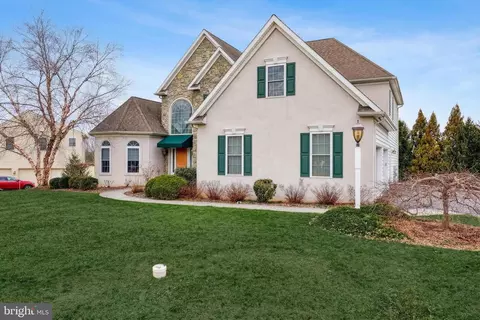Exterior - 395 Ecker Dr, Lititz, PA 17543 photo 5 of 18