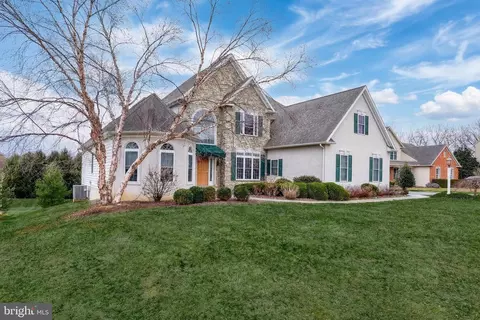 Exterior - 395 Ecker Dr, Lititz, PA 17543 photo 4 of 18