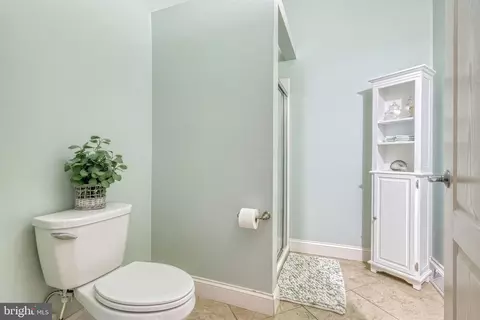 Bath - 395 Ecker Dr, Lititz, PA 17543 photo 1 of 7