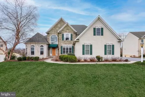 Exterior - 395 Ecker Dr, Lititz, PA 17543 photo 2 of 18
