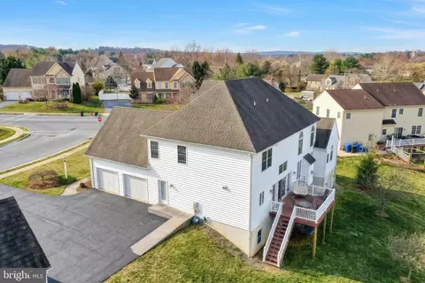 View/Area - 395 Ecker Dr, Lititz, PA 17543 photo 6 of 7