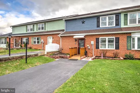 7 Winding Way, Lititz, PA 17543