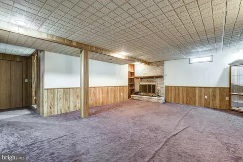 Living - 912 Perry Rd, Lititz, PA 17543 photo 1 of 1