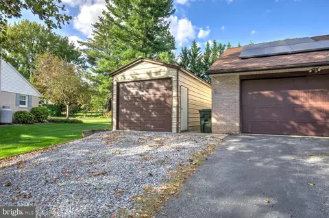 Exterior - 912 Perry Rd, Lititz, PA 17543 photo 7 of 9