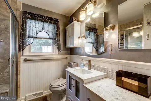 Bath - 912 Perry Rd, Lititz, PA 17543 photo 3 of 6