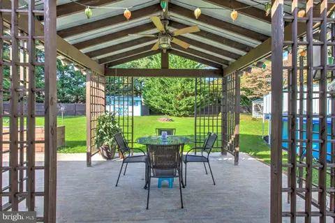 Exterior - 912 Perry Rd, Lititz, PA 17543 photo 3 of 9