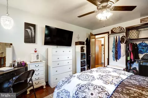 Bedroom - 912 Perry Rd, Lititz, PA 17543 photo 5 of 5