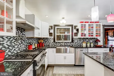 Kitchen - 912 Perry Rd, Lititz, PA 17543 photo 2 of 6