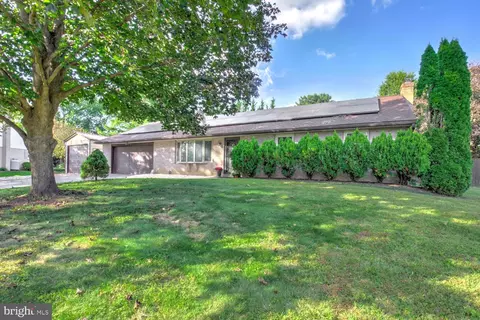 Exterior - 912 Perry Rd, Lititz, PA 17543 photo 2 of 9