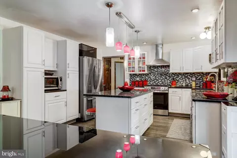 Kitchen - 912 Perry Rd, Lititz, PA 17543 photo 5 of 6