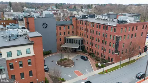 48 N Broad St #205, Lititz, PA 17543