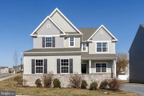 586 Stockdale Dr, Lancaster, PA 17601