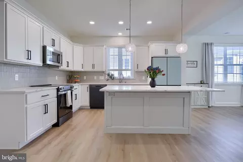 211 Bellaride Ln, Millersville, PA 17551