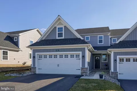 211 Bellaride Ln, Millersville, PA 17551