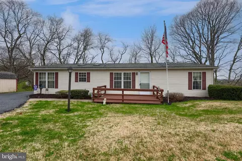 16 Brian Ct, Stevens, PA 17578