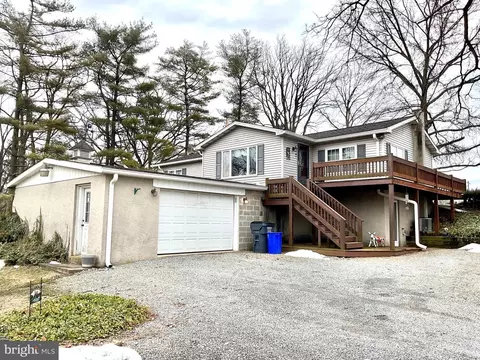 77 Paradise Ln, Ronks, PA 17572
