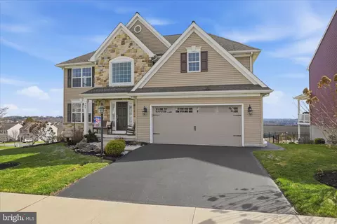 446 Lancer Dr, Columbia, PA 17512