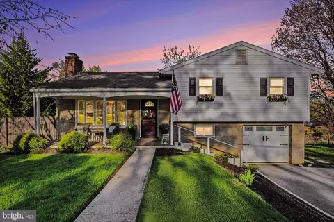 132 Landis Dr, Lancaster, PA 17602