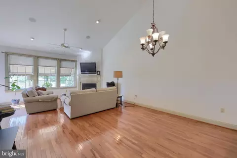Living - 66 Farmview Ln, Lititz, PA 17543 photo 1 of 2